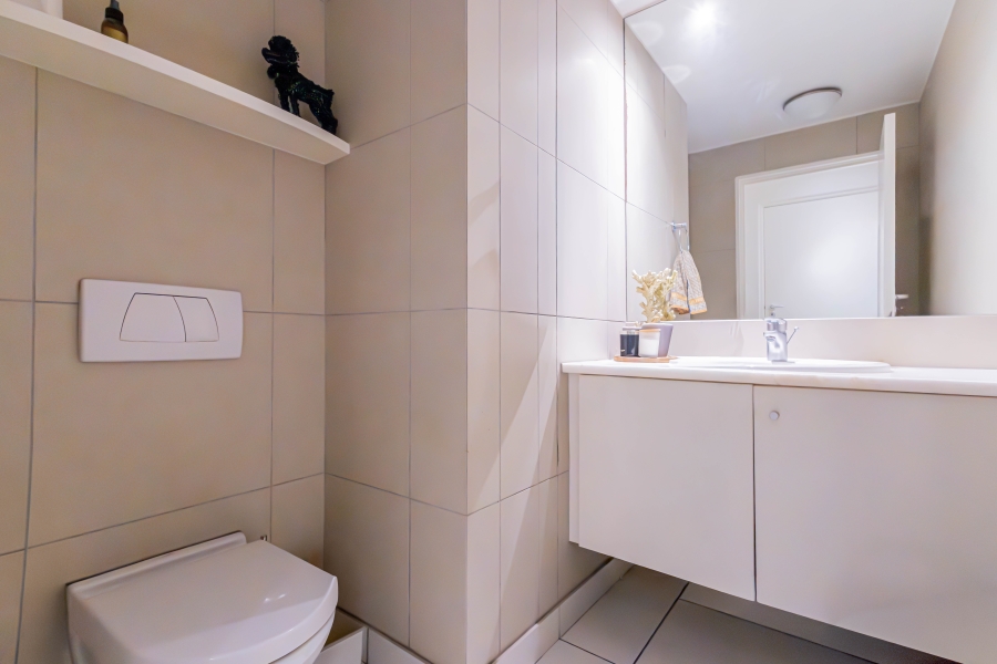 To Let 4 Bedroom Property for Rent in Mouille Point Western Cape